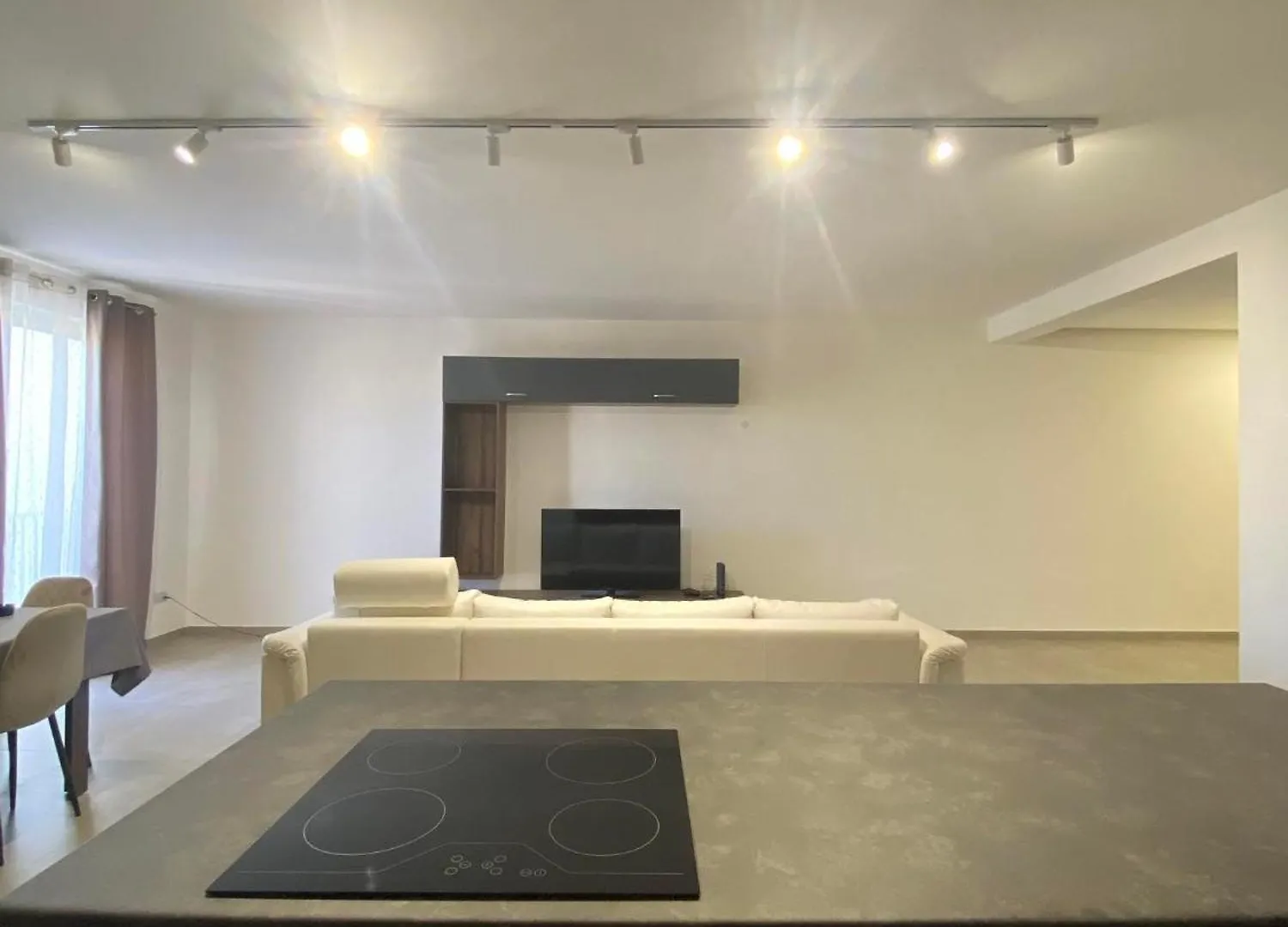 An Immaculate 3 Bedroom Apartment In Gudja