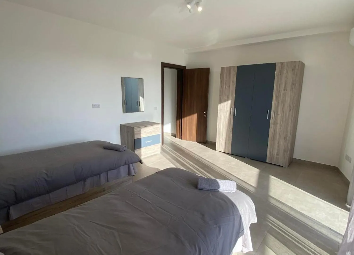 An Immaculate 3 Bedroom Apartment In Gudja